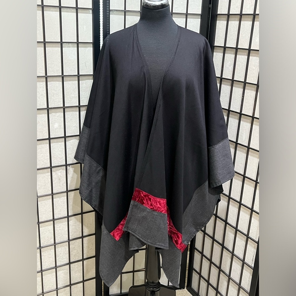 HARVE BENARD Black and Charcoal Colorblock Poncho with Red Velvet Trim SIZE 10